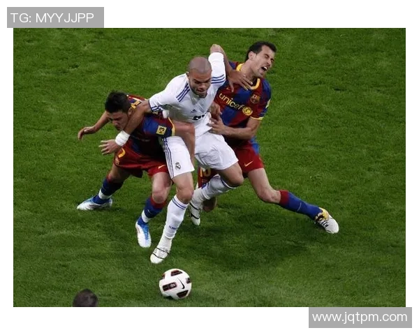 世界足球明星独特歪嘴瞬间大集合让你大开眼界的搞笑图片欣赏