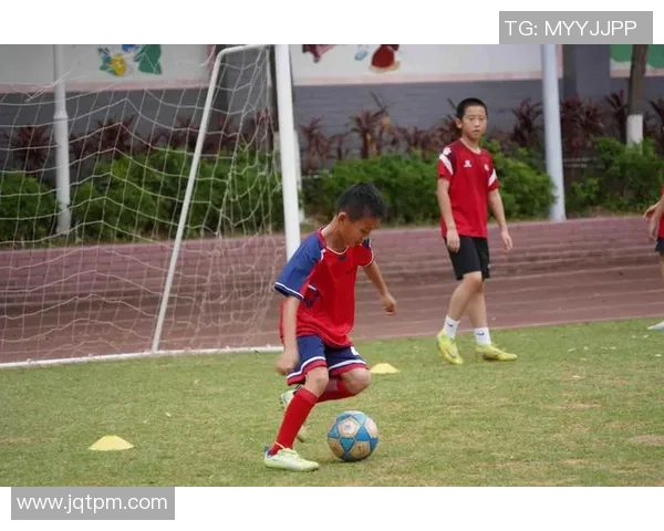 柯中足球:培养未来之星的足球梦想与成长之路 柯中足球:培养未来之星的足球梦想与成长之路